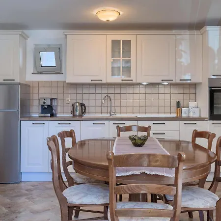 Evelina By Interhome Feriehus Ližnjan