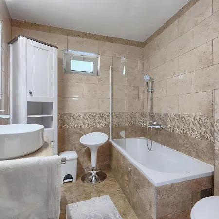 Evelina By Interhome * Ližnjan