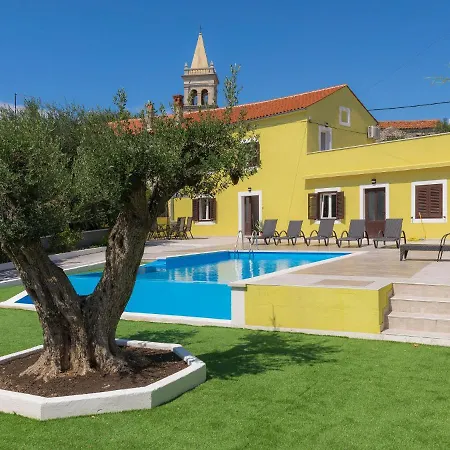 Evelina By Interhome Ližnjan